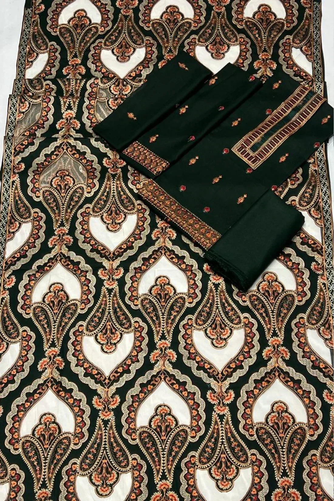 Bareeze GREEN Unstitched Luxury Dhanak Heavy Embroidered 3PC Suit With Laser Cut Shawl