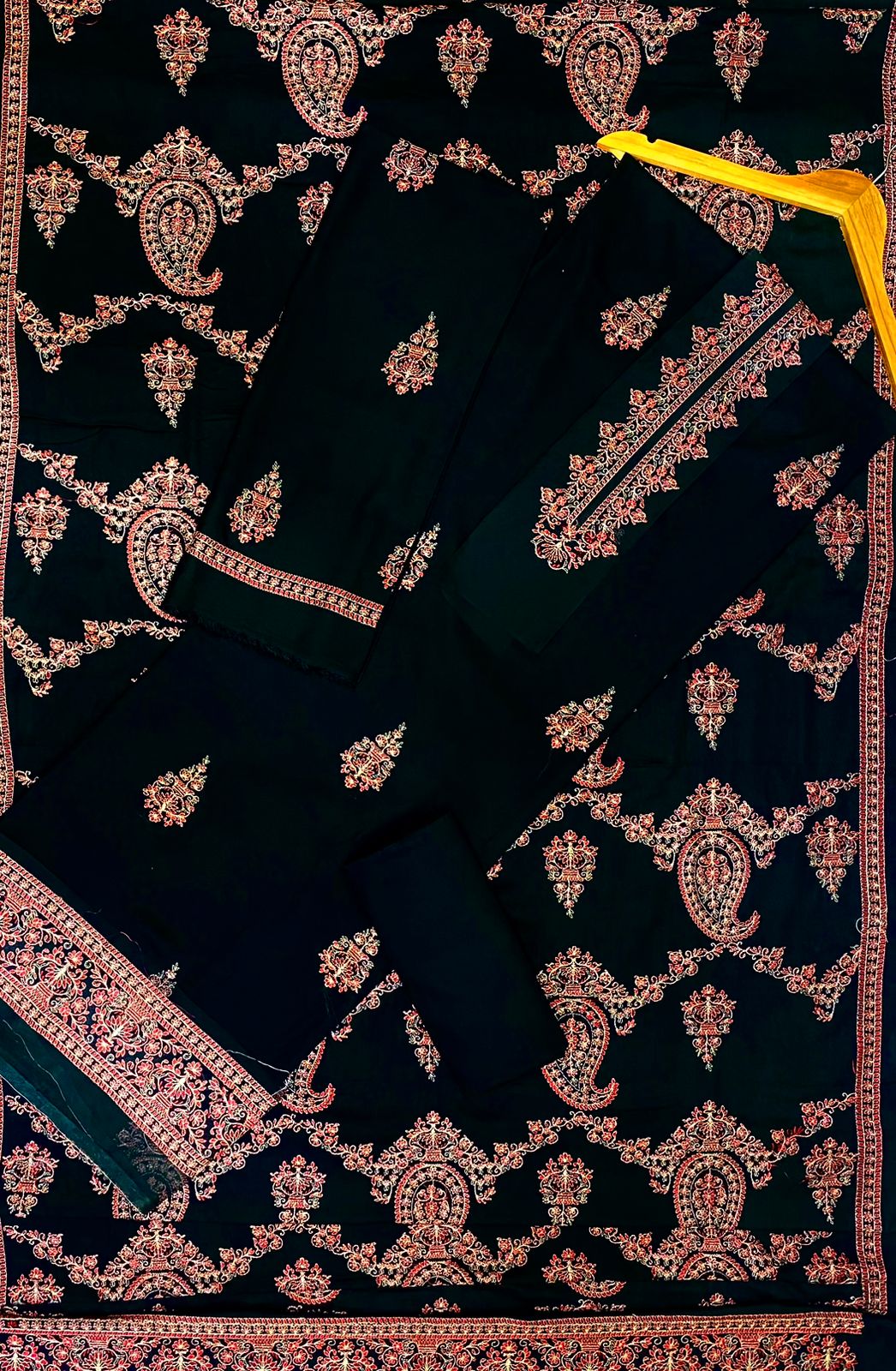 BAREEZE KARANDI LUXURY SUIT BLACK